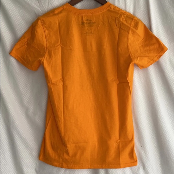 The Walking Dead Kingdom Men’s Small S Orange T-shirt Megabox Exclusive 2017 - Picture 2 of 3